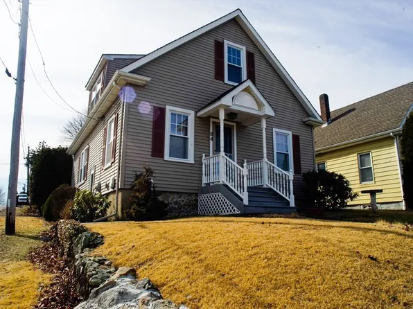 84 Main St, Acushnet, MA 02743