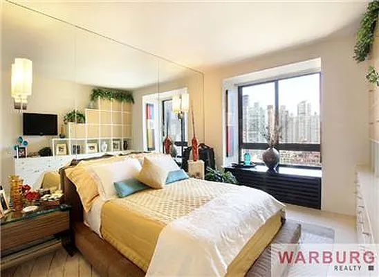 Sold by Warburg | media 23