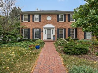 121 Northampton Dr, Oswego, IL