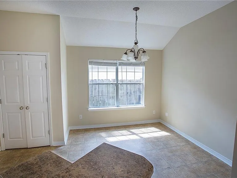 2159 Seasons Ct — Photo 6