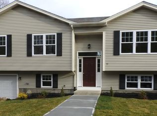 75 Hendrick Ave, North Kingstown, RI 02852