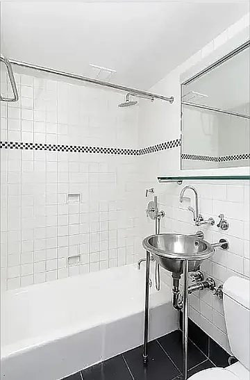 237 Madison Avenue — Photo 3