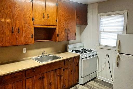 3rd image of 1902 Kewanee Ave APT 5