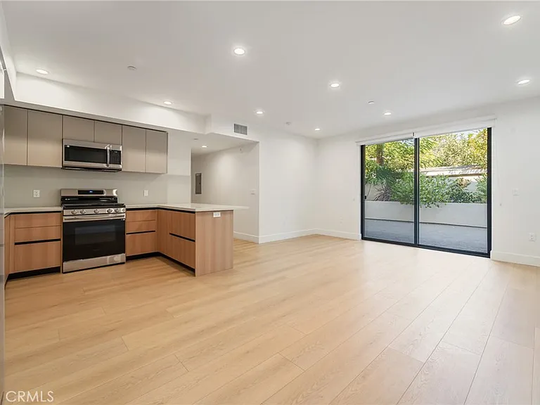 7510 Sepulveda Blvd #101 — Photo 7