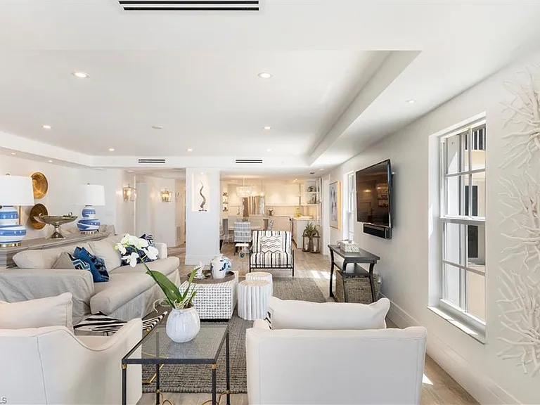 3377 Gulf Shore Blvd N #1B — Photo 5