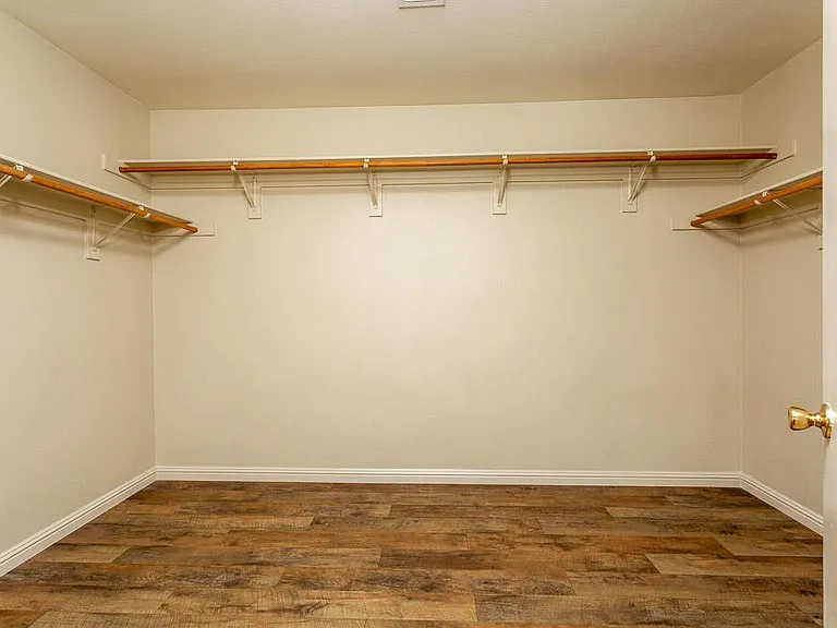 2609 Los Palos St — Photo 16