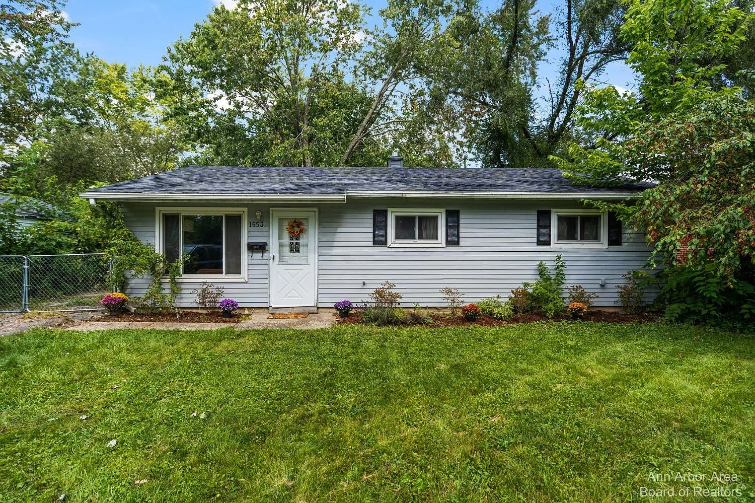 1653 Dorothy St photo 1