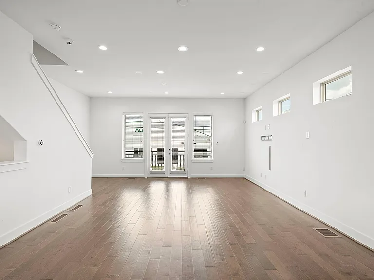 2603 Hutchins St — Photo 11