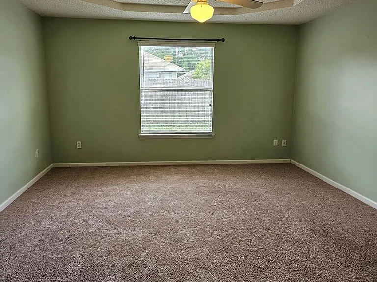 1276 Winding Brook Ct — Photo 8