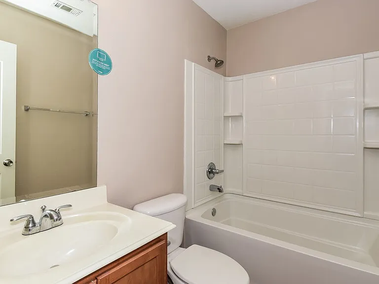 2224 Kingsdale Ct — Photo 14