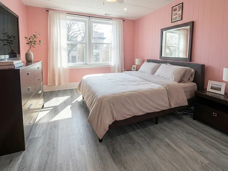 1812 W Erie St #2 — Photo 6