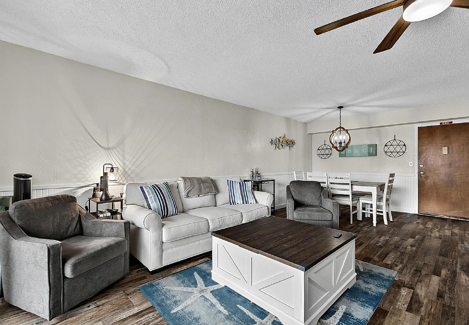 2 bed, 2.0 bath, 1209 sqft, $2,400 — Photo 3