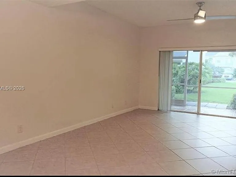 1 Simonton Cir #1 — Photo 3