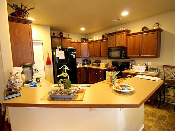 5th image of 714 S Edgerton Ln