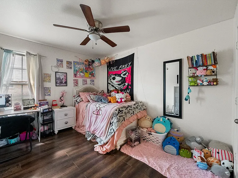 1315 Foster St — Photo 16