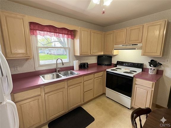 4th image of 116 Waterbury Ave