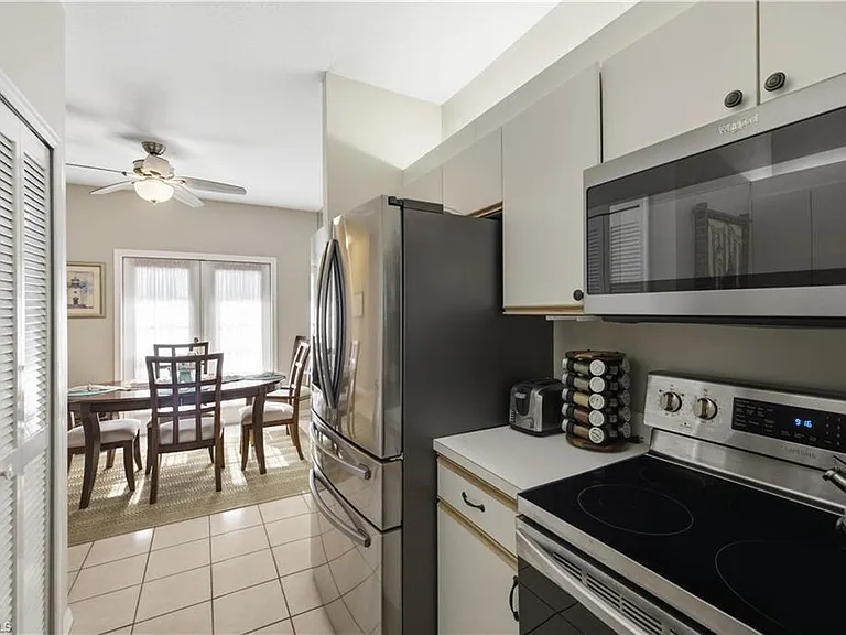 7054 Barrington Cir #102 — Photo 8