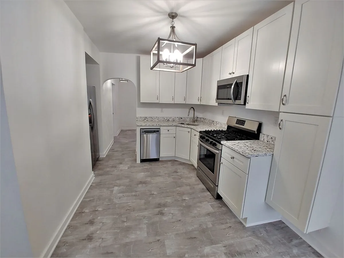 Building Photo - 453 Norton Street