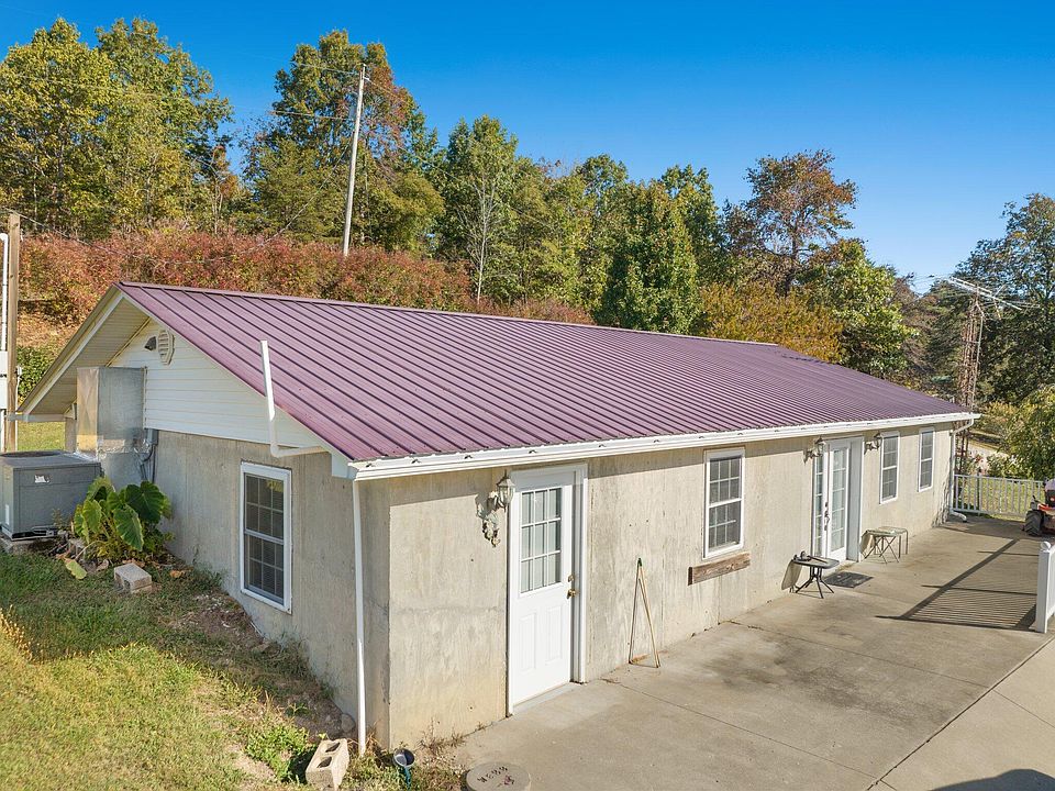 1st image of 321 Boxwood Dr