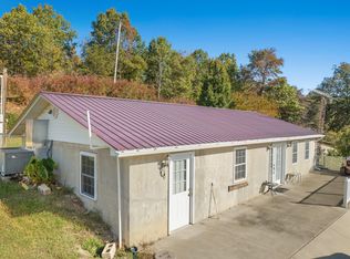 321 Boxwood Dr, Olive Hill, KY 41164