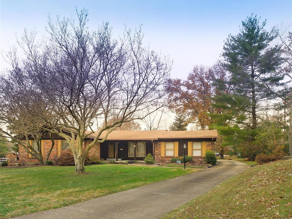 1st image of 412 Bedford Ln