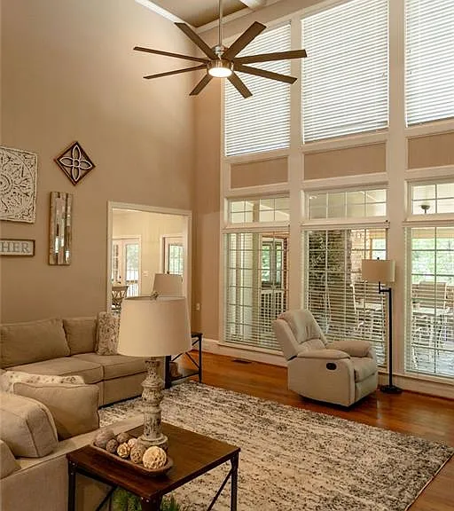 1405 Edenham Ln — Photo 42