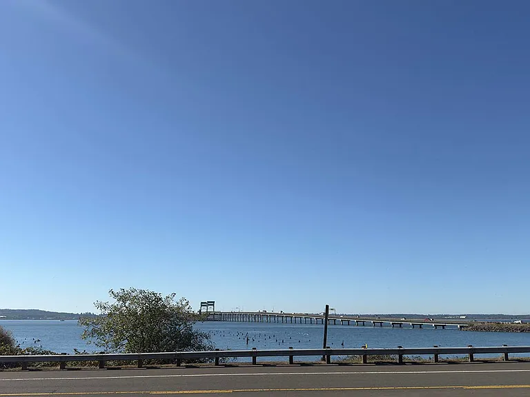 627 W Marine Dr — Photo 5