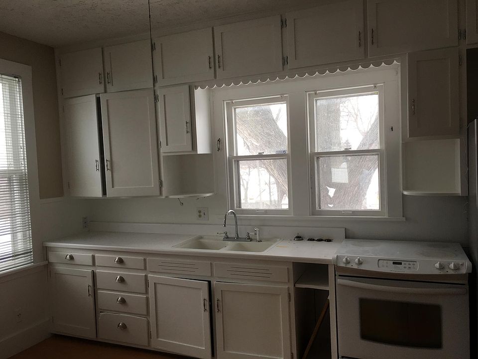 2nd image of 2708 N 207th St