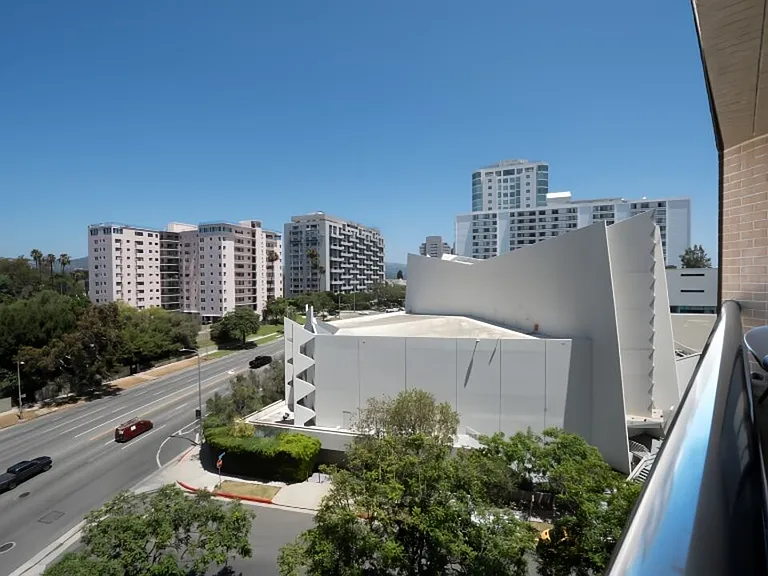 10430 Wilshire Blvd #603 — Photo 30