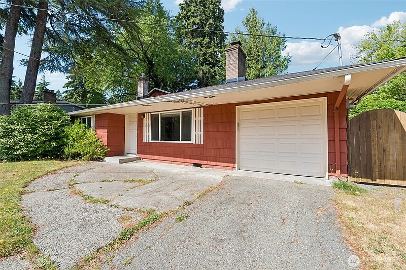 2nd image of 1033 151st Avenue SE