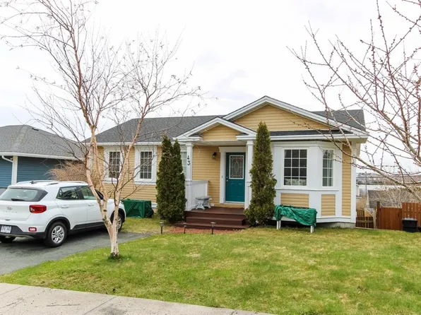 43 Rembrandt Boulevard, Paradise, NL A1L3C4