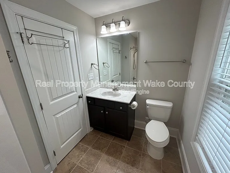 5412 Robbins Dr — Photo 27