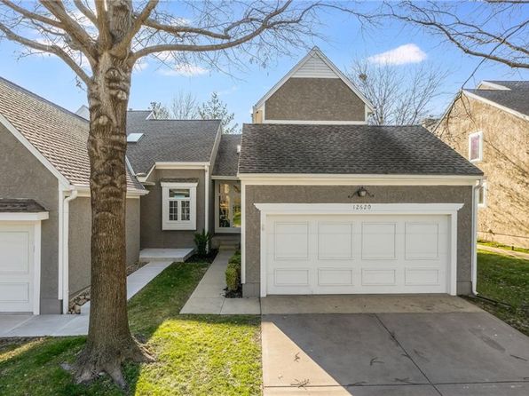 12620 Barkley St, Overland Park, KS 66209