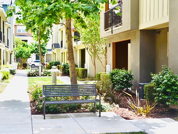 2nd image of 1441 Coyote Creek Way