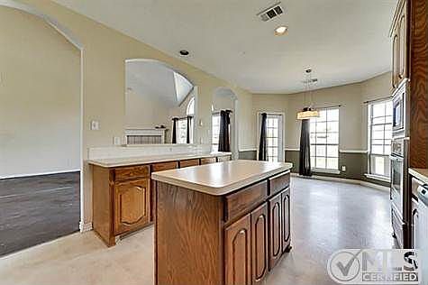 3rd image of 1812 Fairfax Dr