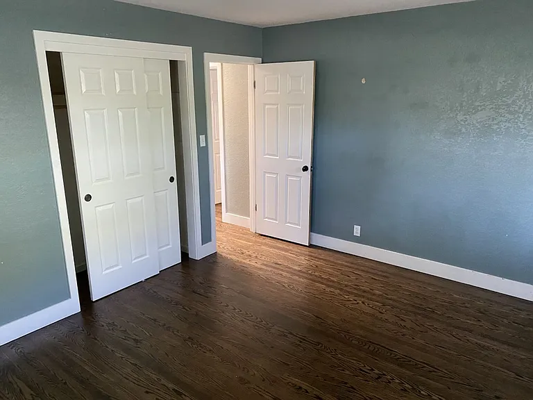 492 Chase St — Photo 17