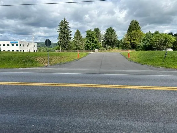 516 W Blakeslee Blvd, Lehighton, PA 18235