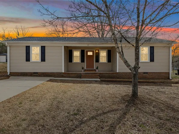 717 Old Stagecoach Rd, Easley, SC 29642