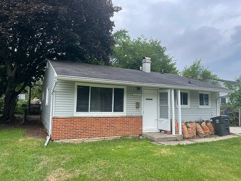 21911 Fern Ave — Photo 11