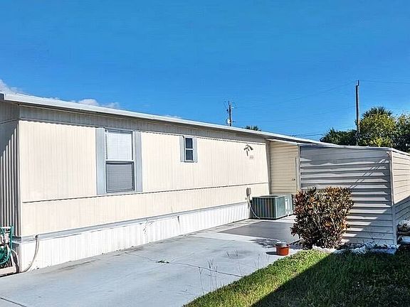 3rd image of 313 Joy Rd