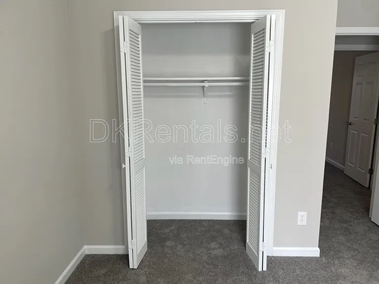 1092 Dassow Ct — Photo 18