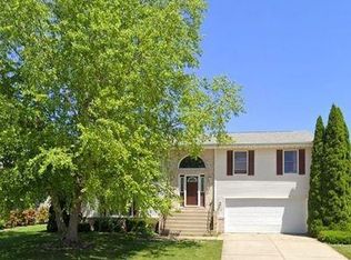 1602 Krame Dr, Crown Point, IN 46307
