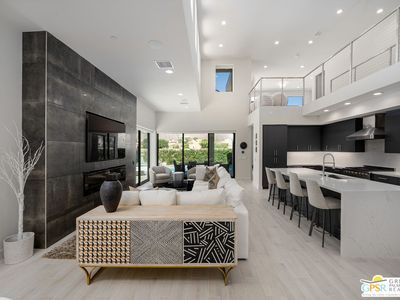 217 Vista Ter, Palm Springs, CA, 92262