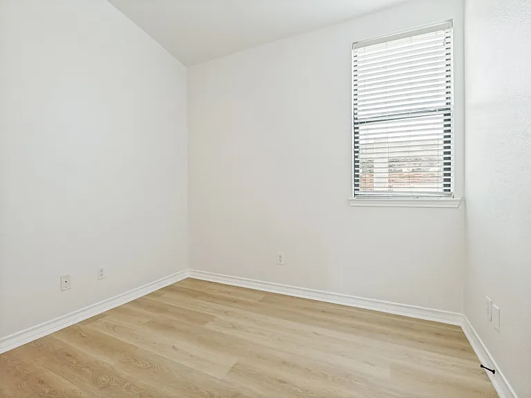 120 Nemo Ct — Photo 21