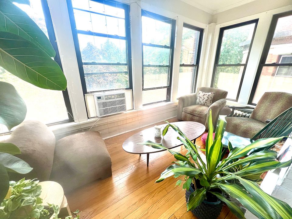 1st image of 1250 W Columbia Ave APT 3