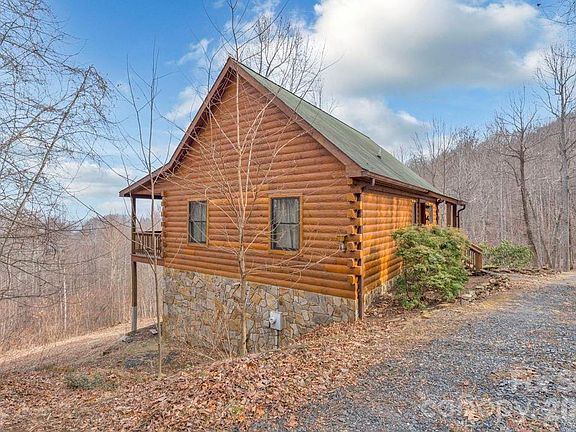 2nd image of 461 Arrowhead Ridge Rd