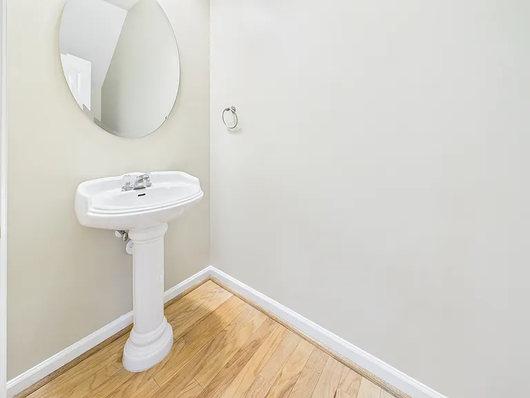 5690 Stafford Rd — Photo 9