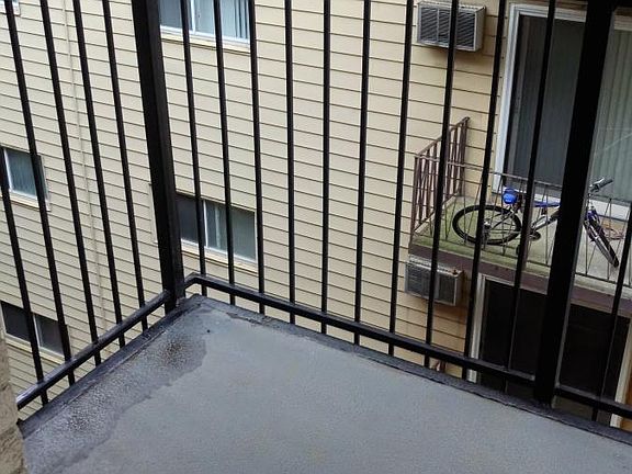 5th image of 310 Lathrop Ave APT 310