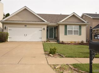 209 Flint Brook Dr, O'Fallon, MO