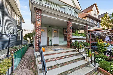 Rented by Aron Fried, LREB